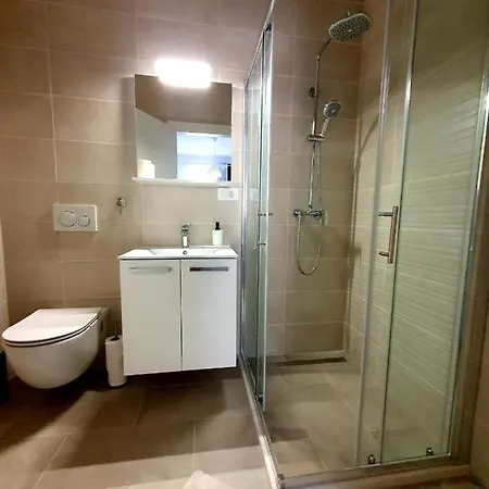 M&s سفيتا نيدلجا