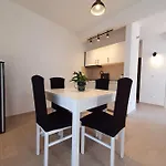 Apartment M&s *